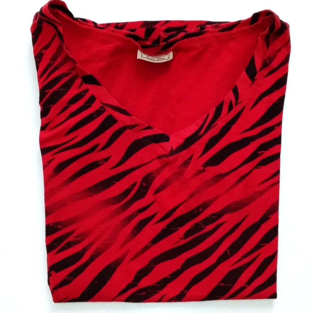 Zebra print V-Neck. T-shirt